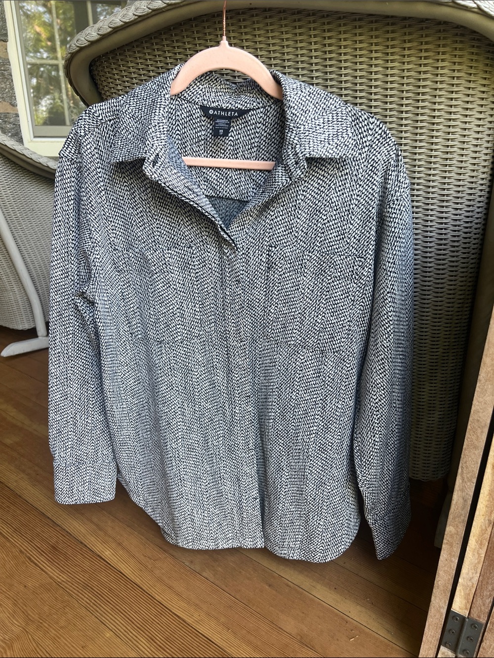 Athleta Black & White Herringbone Button-Down jacket shirt